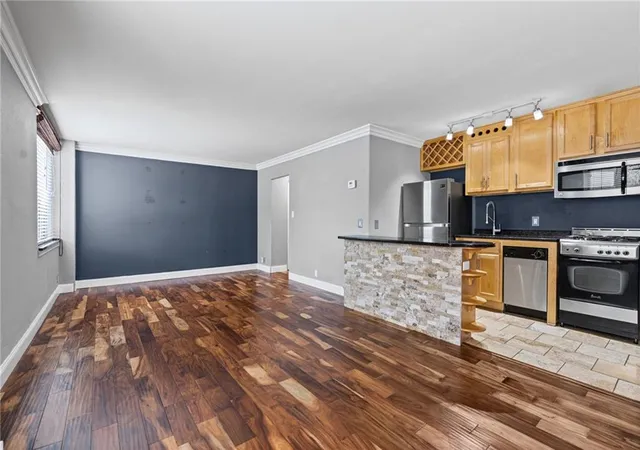 Listing Photo 4 - Condo for sale in building located at 700 E 8th St St, Kansas City, MO 64106 - Unit #4E