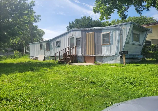 Photo 1 of Single family home for sale at 2528 N 3rd Street, Saint Joseph, MO 64505 | MLS# 2628372 | Listing updated on 2026-09-01
