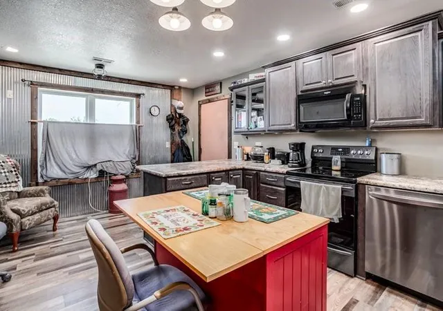 Homes for sale in Pomona, KS | 971 Thomas Rd, Pomona, KS 66076 | MLS# 2628375