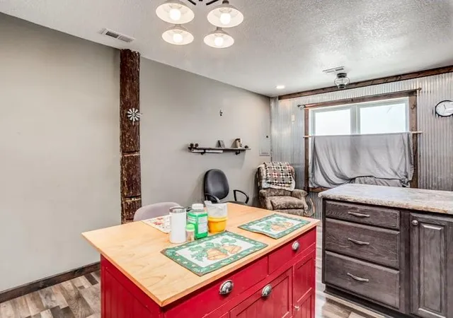 Homes for sale in Pomona, KS | 971 Thomas Rd, Pomona, KS 66076 | MLS# 2628375