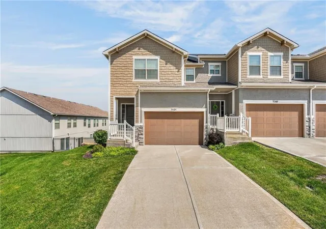 Photo 3 of Townhouse for sale at 7401 Aaron St, Kansas City, MO 64152 | MLS# 2628380 | Listing updated on 2026-08-30