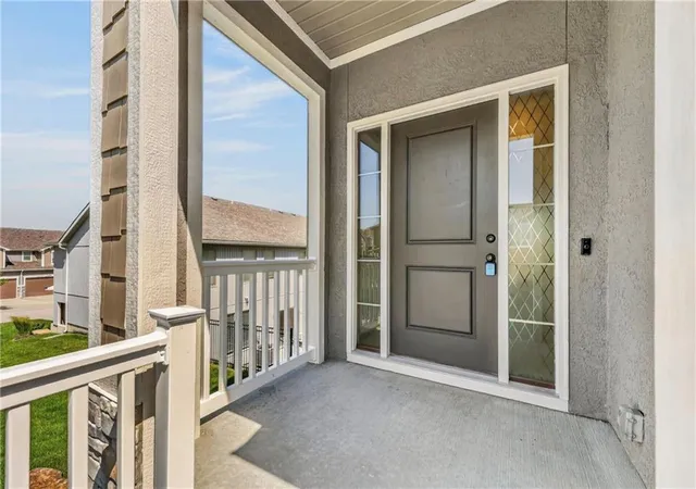 Photo 5 of Townhouse for sale at 7401 Aaron St, Kansas City, MO 64152 | MLS# 2628380 | Listing updated on 2026-08-30