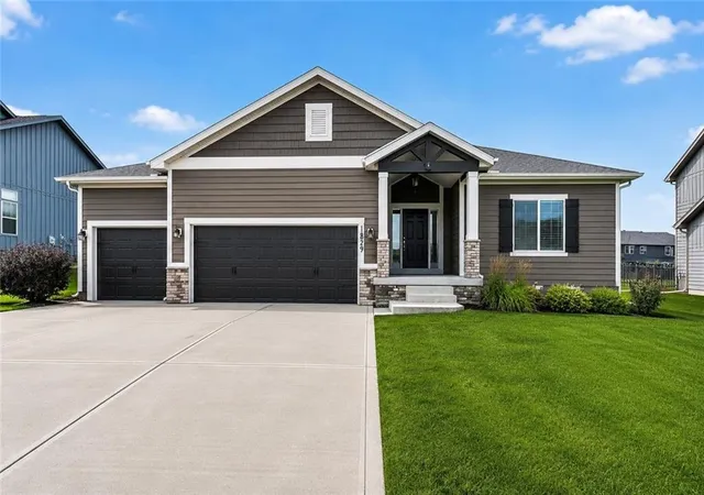 1st image of 1829 Ne Riley Dr, Lees Summit, MO 64086 | MLS# 2628381