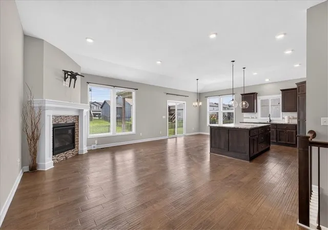 5th image of 1829 Ne Riley Dr, Lees Summit, MO 64086 | MLS# 2628381