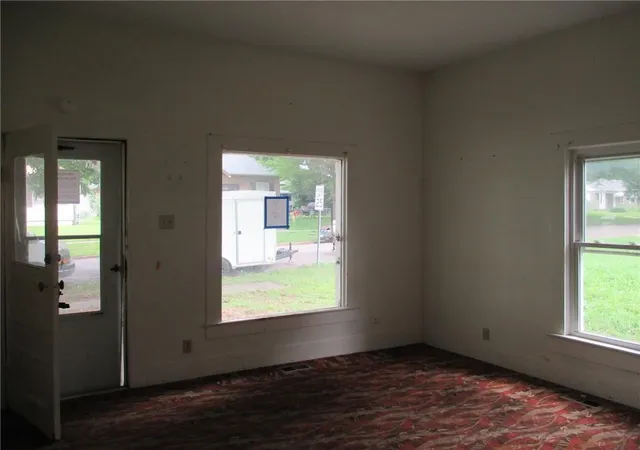 21st image of 1700 E 7th St, Sedalia, MO 65301 | MLS# 2628390