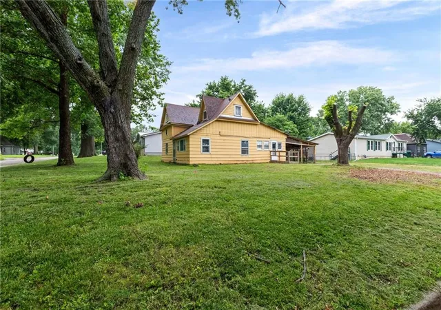 Homes for sale in Ottawa, KS | 704 N Cherry St, Ottawa, KS 66067 | MLS# 2628391