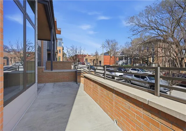 5th image of 1724 Madison Ave, Kansas City, MO 64108 | MLS# 2628395