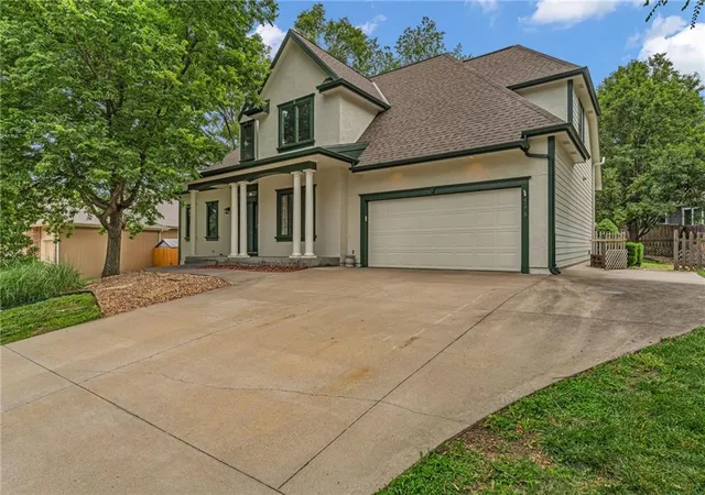 Homes for sale in Lawrence, KS | 4178 Blackjack Oak Dr, Lawrence, KS 66047 | MLS# 2628396