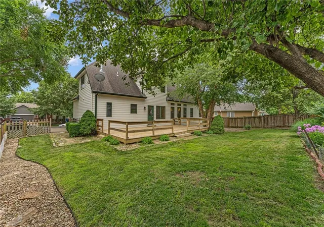 Homes for sale in Lawrence, KS | 4178 Blackjack Oak Dr, Lawrence, KS 66047 | MLS# 2628396