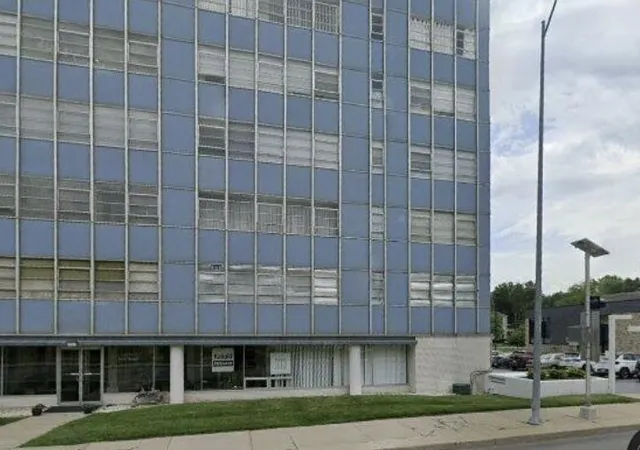 1st image of 333 W Meyer Blvd #909, Kansas City, MO 64113 | MLS# 2628397