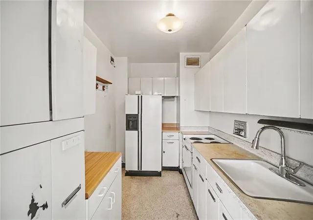 Photo 2 of Condo for sale at 333 W Meyer Blvd #909, Kansas City, MO 64113 | MLS# 2628397 | Listing updated on 2026-09-04