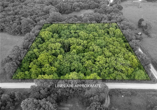 Homes for sale in Pomona, KS | 1705 Pawnee Rd, Pomona, KS 66076 | MLS# 2628401