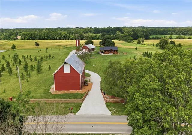 Homes for sale in Pleasant Hill, MO | 17322 E State Rt E Rural Rte, Pleasant Hill, MO 64080 | MLS# 2628411