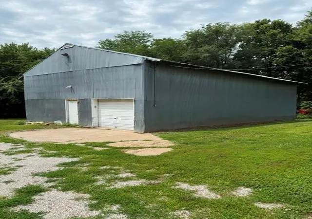 3rd image of 112 Hunter Rd, Sibley, MO 64088 | MLS# 2628414