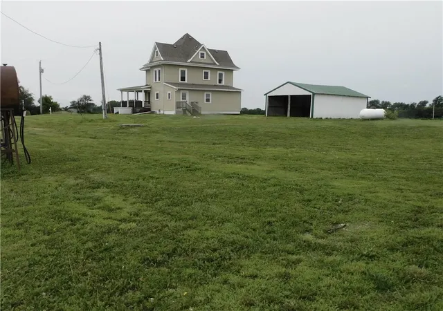 Homes for sale in Nortonville, KS | 12720 198th St, Nortonville, KS 66060 | MLS# 2628415