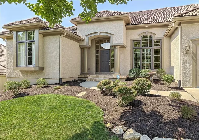Homes for sale in Lenexa, KS | 20405 W 88th St, Lenexa, KS 66220 | MLS# 2628421