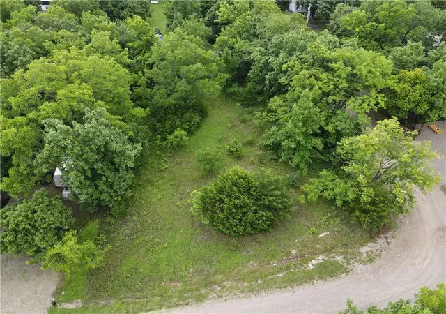 Homes for sale in La Cygne, KS | 250 Fawn Valley Dr, La Cygne, KS 66040 | MLS# 2628434