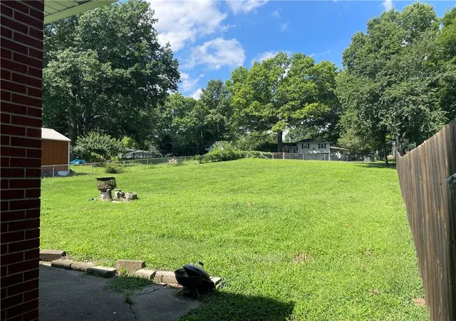 2nd image of 2924 Shrine Park Rd, Leavenworth, KS 66048 | MLS# 2628438