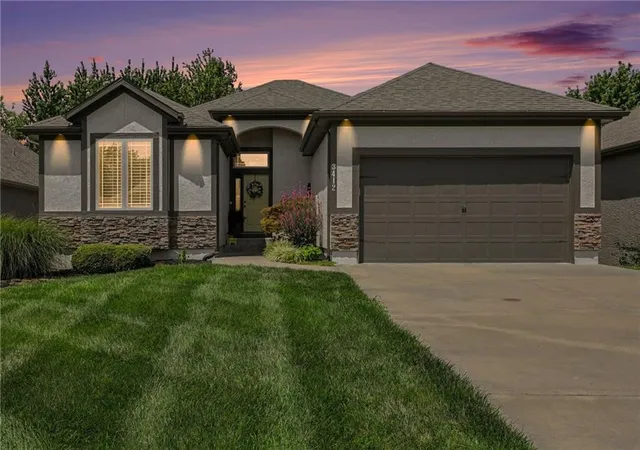 Photo 3 of Sale Pending at 3412 Sw Lois Ln, Lee's Summit, MO 64082 | MLS# 2628453 | Listing updated on 2026-08-07