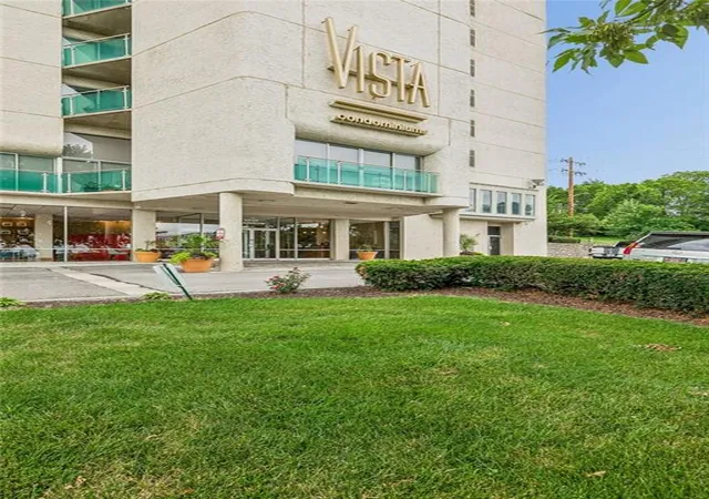 2nd image of 3838 Rainbow Blvd #1003, Kansas, KS 66103 | MLS# 2628457