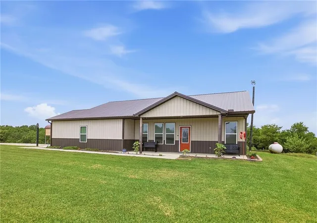 Homes for sale in Urich, MO | 1389 Nw 1000th Rd, Urich, MO 64788 | MLS# 2628459