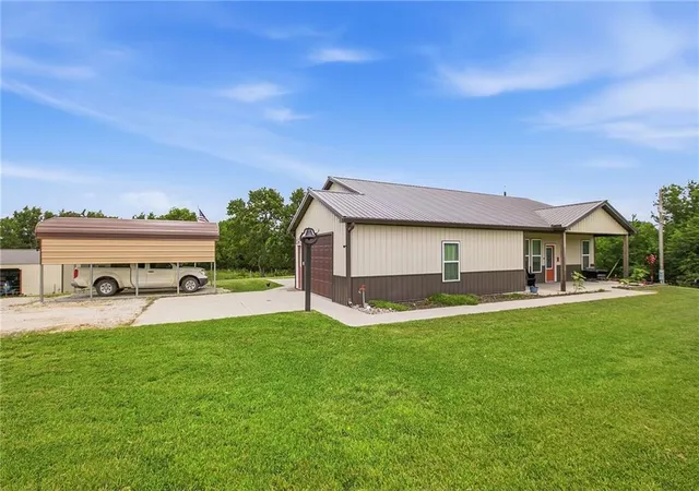 Homes for sale in Urich, MO | 1389 Nw 1000Th Rd, Urich, MO 64788 | MLS# 2628459