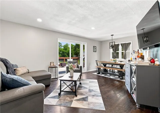 Homes for sale in Lenexa, KS | 12104 W 93Rd St, Lenexa, KS 66215 | MLS# 2628463