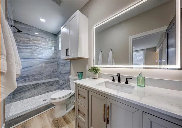 Photo 1 of Single family home for sale at 4812 Mercier St, Kansas City, MO 64112 | MLS# 2628464 | Listing updated on 2026-10-08