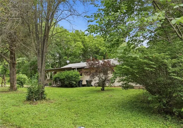 Homes for sale in Leavenworth, KS | 17052 Dempsey Rd, Leavenworth, KS 66048 | MLS# 2628465