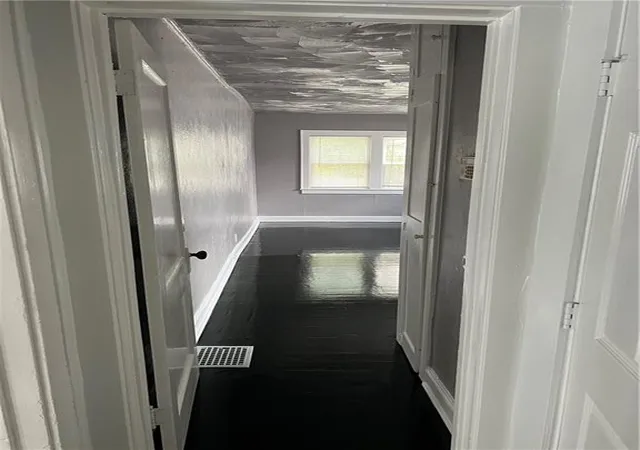 Photo 5 of Sale Pending at 5824 Wabash Ave, Kansas City, MO 64130 | MLS# 2628466 | Listing updated on 2026-08-28