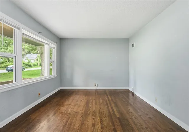Photo 4 of Sale Pending at 6505 Overton Ave, Raytown, MO 64133 | MLS# 2628467 | Listing updated on 2026-08-21