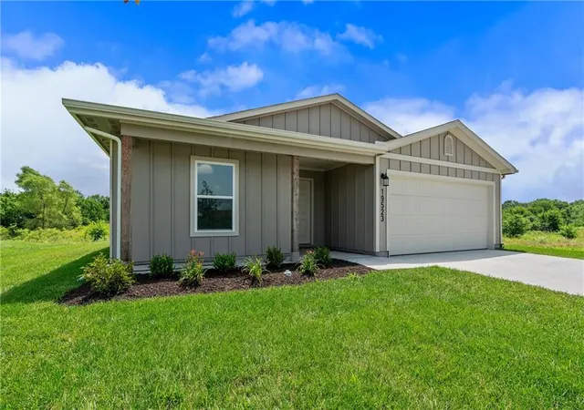 Homes for sale in Spring Hill, KS | 19523 Lincoln St, Spring Hill, KS 66083 | MLS# 2628477