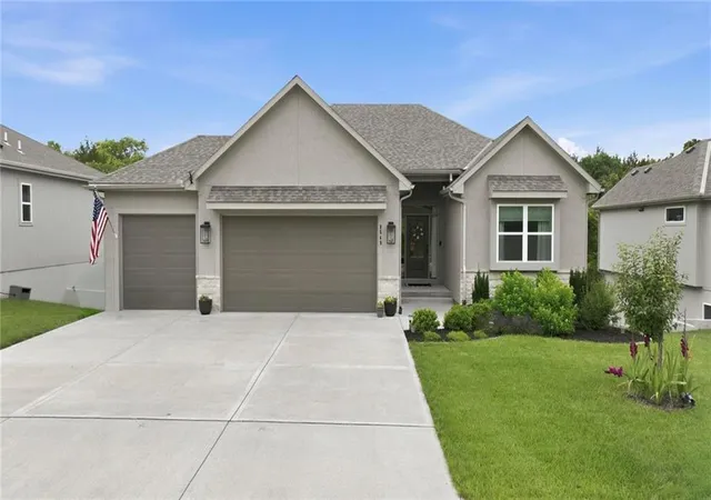 Homes for sale in De Soto, KS | 8548 Valley Spring Dr, De Soto, KS 66018 | MLS# 2628478