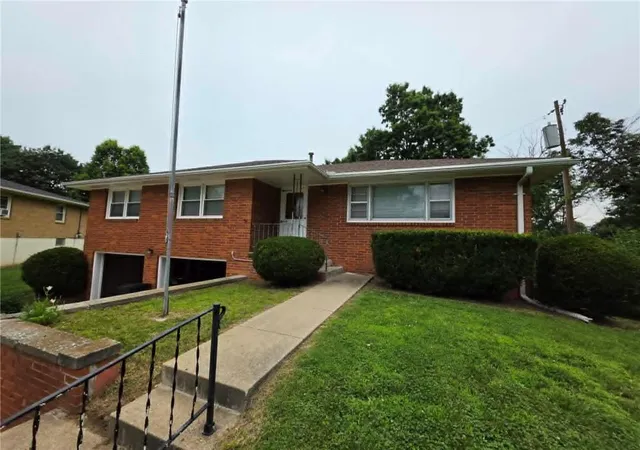 Homes for sale in Saint Joseph, MO | 62 Jaguar Cir, Saint Joseph, MO 64506 | MLS# 2628487