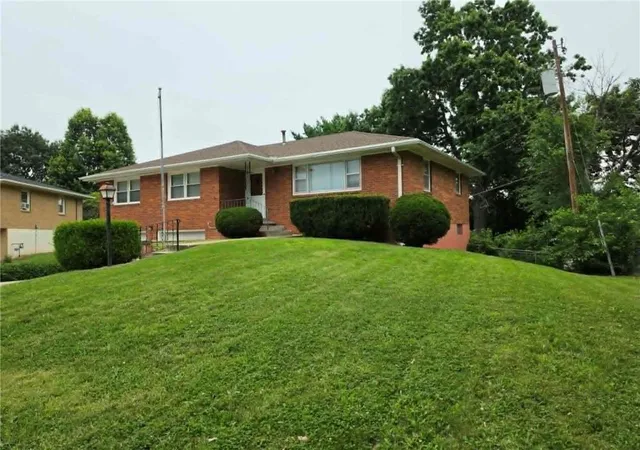 Homes for sale in Saint Joseph, MO | 62 Jaguar Cir, Saint Joseph, MO 64506 | MLS# 2628487