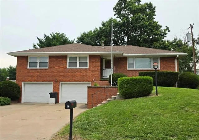 Homes for sale in Saint Joseph, MO | 62 Jaguar Cir, Saint Joseph, MO 64506 | MLS# 2628487