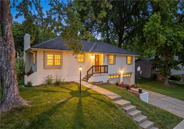 Homes for sale in Kansas City, KS | 2914 N 79th Ter, Kansas City, KS 66109 | MLS# 2628489