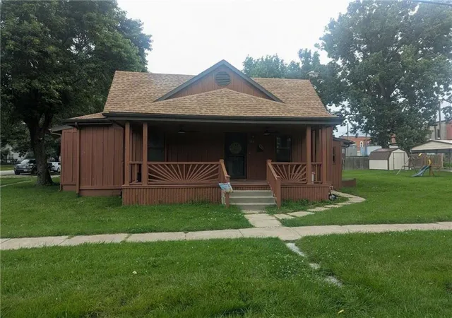 Homes for sale in Garden City, MO | 104 S 4th St, Garden City, MO 64747 | MLS# 2628492