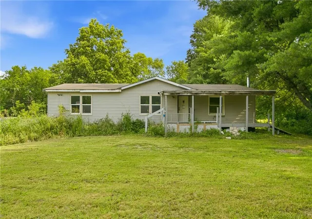 Homes for sale in Peculiar, MO | 15000 E 200Th St, Peculiar, MO 64078 | MLS# 2628494