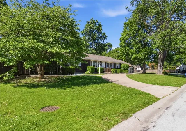 Homes for sale in Prairie Village, KS | 3815 W 73Rd Ter, Prairie Village, KS 66208 | MLS# 2628495
