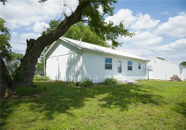 Homes for sale in Wellsville, KS | 163 6Th St, Wellsville, KS 66092 | MLS# 2628503