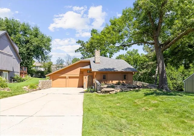 4th image of 5717 Hauser Dr, Shawnee, KS 66216 | MLS# 2628504