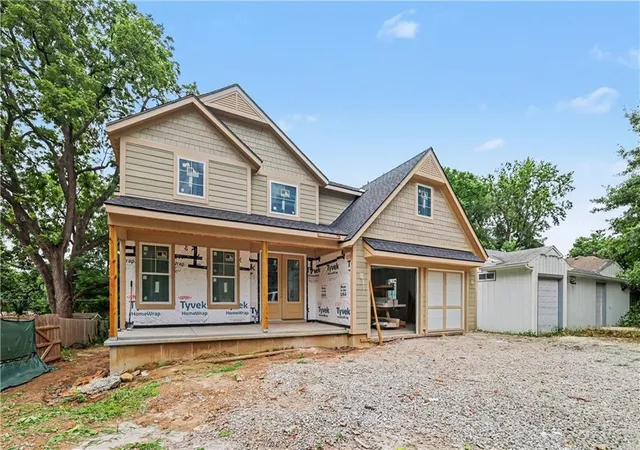 1st image of 7805 Rosewood Dr, Prairie Village, KS 66208 | MLS# 2628510