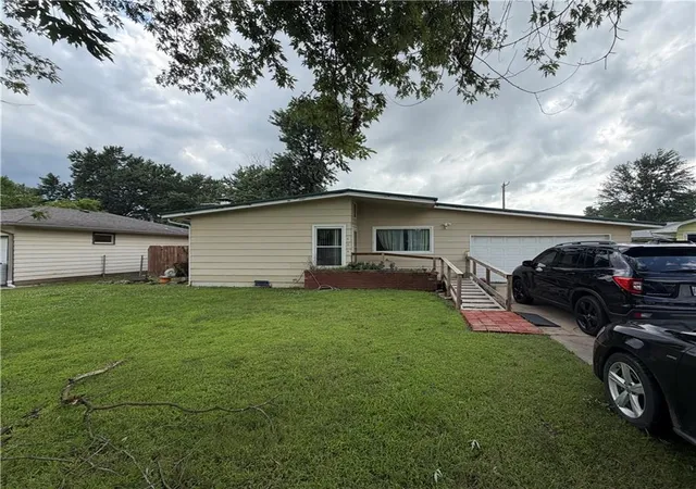 Homes for sale in Coffeyville, KS | 404 S Overlook St, Coffeyville, KS 67337 | MLS# 2628514