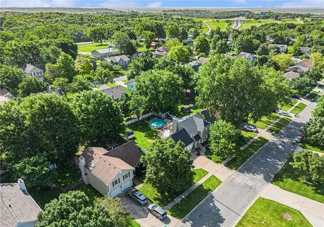 31st image of 843 S Elk Ln, Bonner Springs, KS 66012 | MLS# 2628525