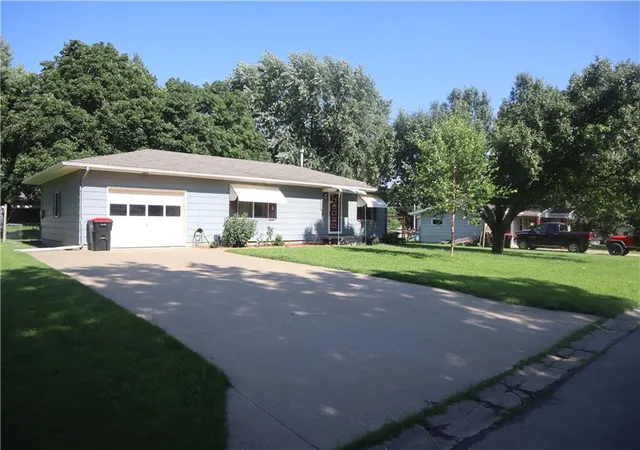 Homes for sale in Garnett, KS | 126 N Orange St, Garnett, KS 66032 | MLS# 2628527