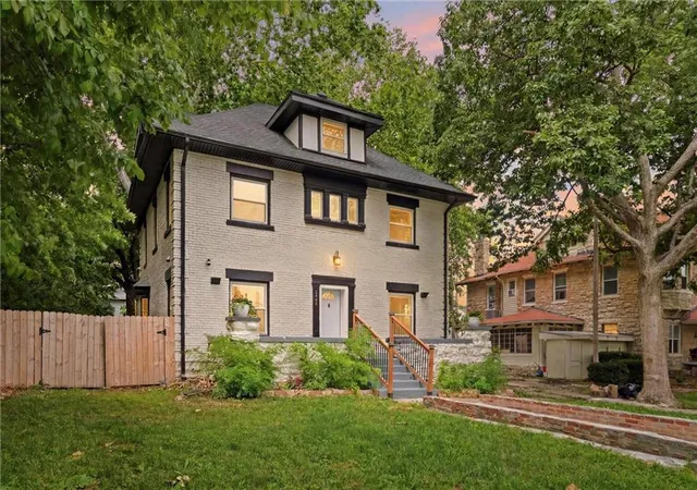 Photo 1 of Single family home for sale at 2708 Tracy Ave, Kansas City, MO 64109 | MLS# 2628528 | Listing updated on 2026-10-03