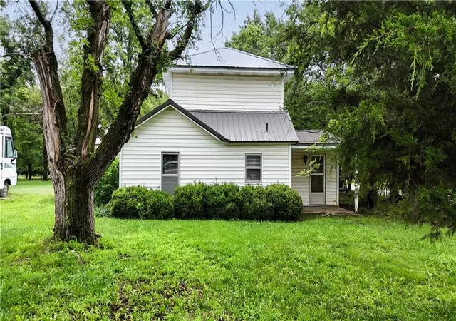 Homes for sale in Fort Scott, KS | 761 Garrison St, Fort Scott, KS 66701 | MLS# 2628532