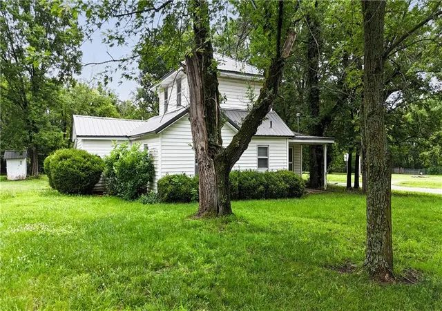 Homes for sale in Fort Scott, KS | 761 Garrison St, Fort Scott, KS 66701 | MLS# 2628532