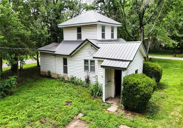 Homes for sale in Fort Scott, KS | 761 Garrison St, Fort Scott, KS 66701 | MLS# 2628532